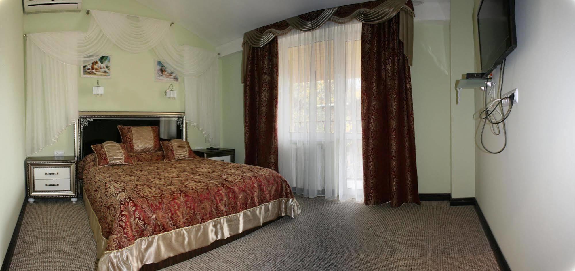 Hotel Leotel Liov Cameră foto