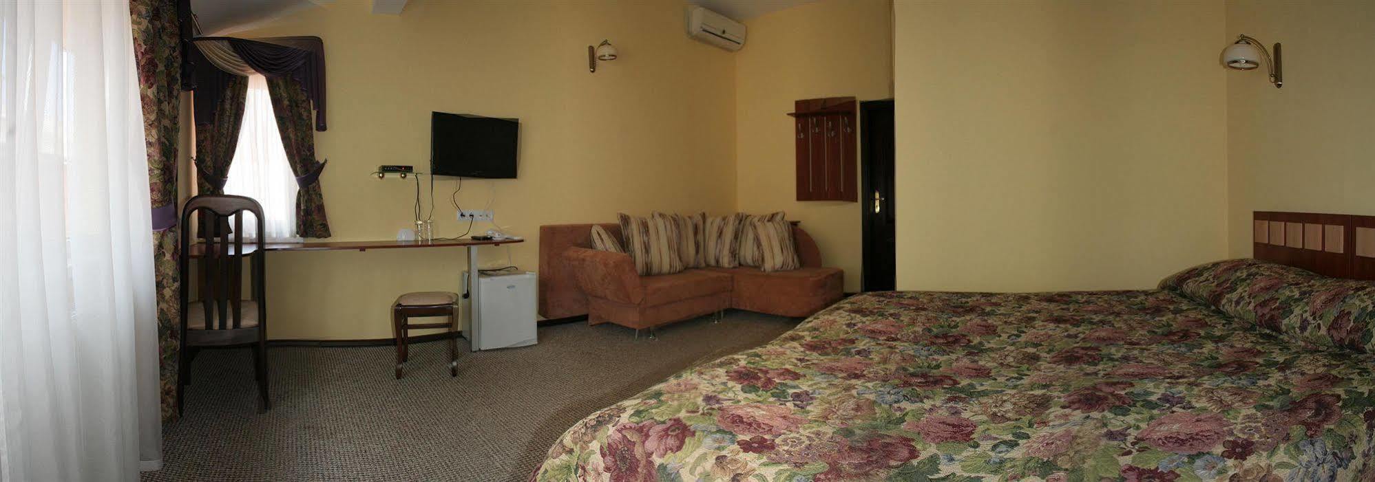 Hotel Leotel Liov Cameră foto