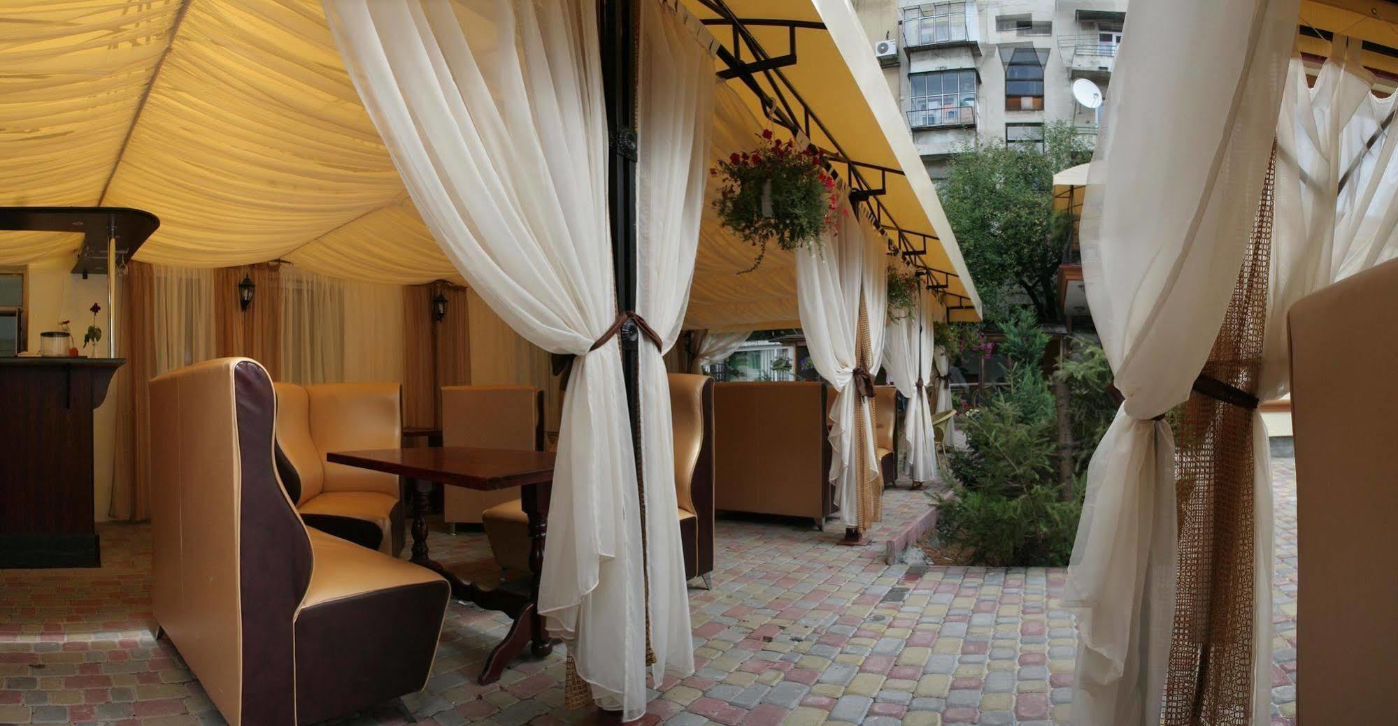 Hotel Leotel Liov Restaurant foto